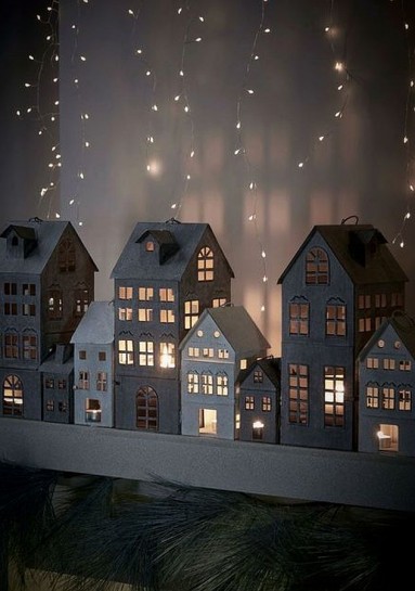 Fascynują nas te domy latarenki, niosą dobrą myśl...