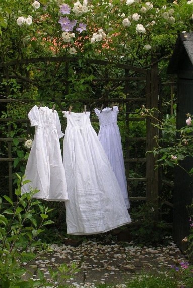 Białe, jakże romantyczne pranie...