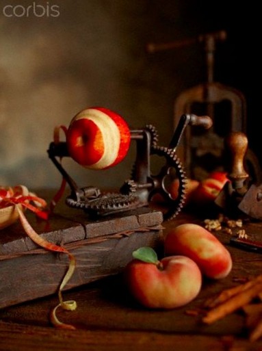 Malownicze stare urządzenie do obierania jabłek...