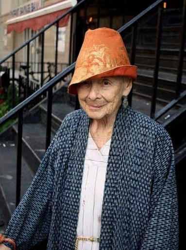 Absolutnie zachwycająca 99-letnia mieszkanka Manhattanu...