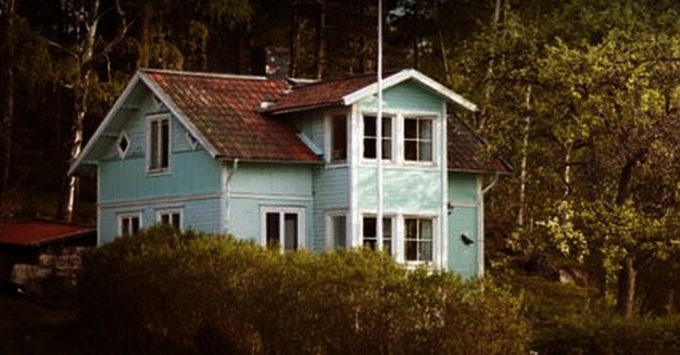 Stary dom na szkierach jak w szwedzkim kryminale...