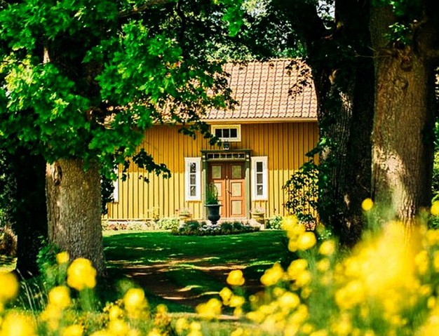 Żółty letni dom...