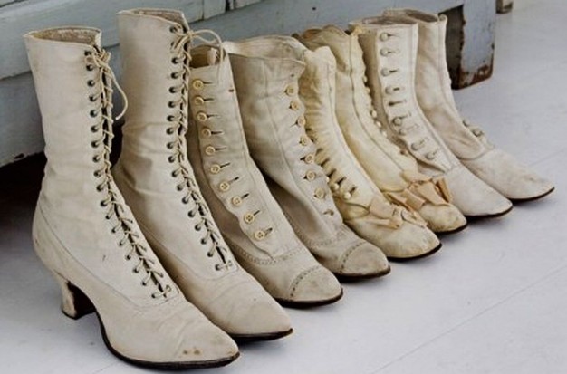 Jaką drogę przemierzały kobiety w tych butach ponad 100 lat temu...