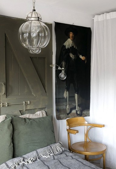 W sypialni malarstwo holenderskie obecne...