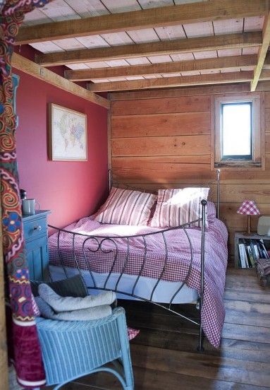 Mała sypialnia w bardziej soczystym kolorze...