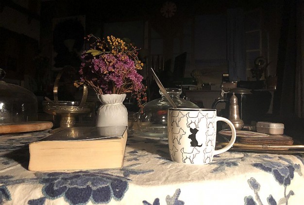 Wieczór, herbata z imbirem i książka...